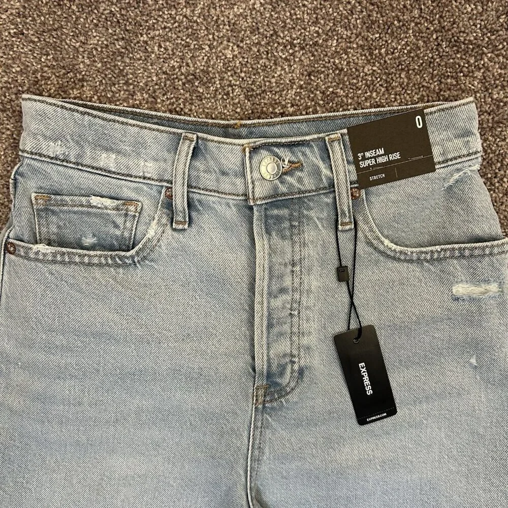 Express Women's Super High Waisted Jean Shorts Size 0 Light Wash Raw Hem NWT $68